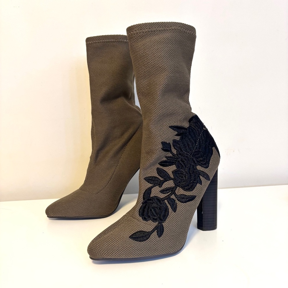 Knit Stretch Sock Ankle Boots Booties Olive Green Grey Embroider Roses Size 6.5